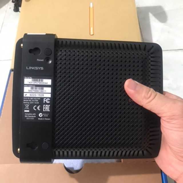 Рутер Linksys E1700.