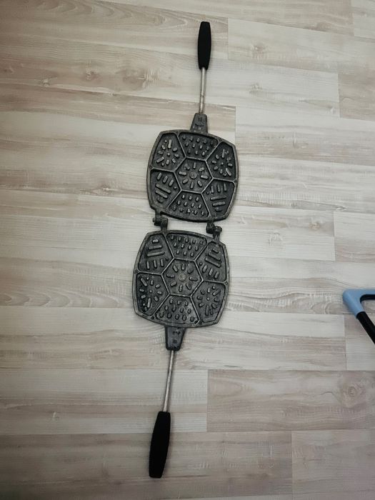 Вафельница состояние отличное за 2000 оканчательно