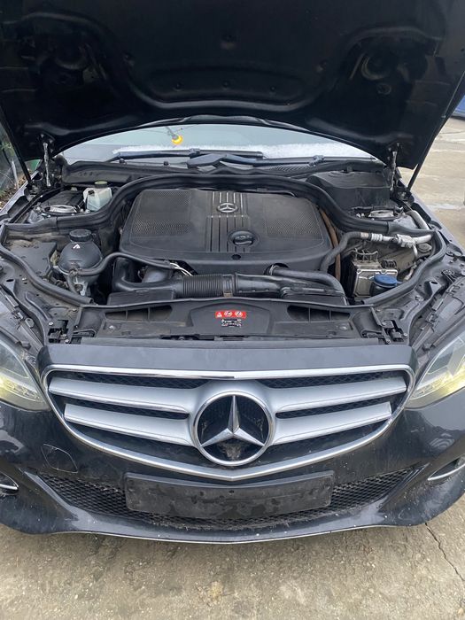 Balamale capotă stânga , dreapta cu capsă Mercedes W212 facelift