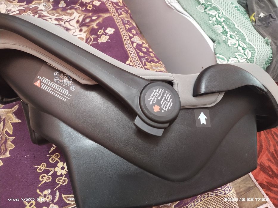 Продам новое автокресло