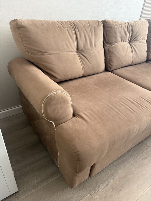 Продам диван угловой