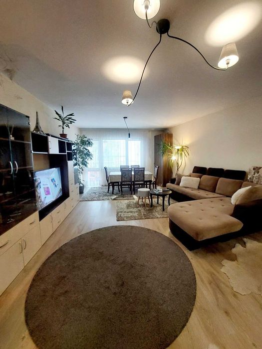 Дава се под наем Тристаен апартамент в София, Витоша - 130 кв.м за 1145.97 € - Снимка #1