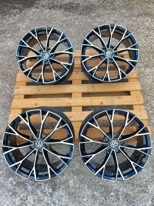 18"Vw GTI GTD 8ж ет45 Golf Passat Tiguan Touran Seat Škoda Black Polis