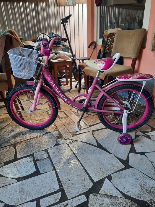 Bicicletă copii intre varstele 6 -7