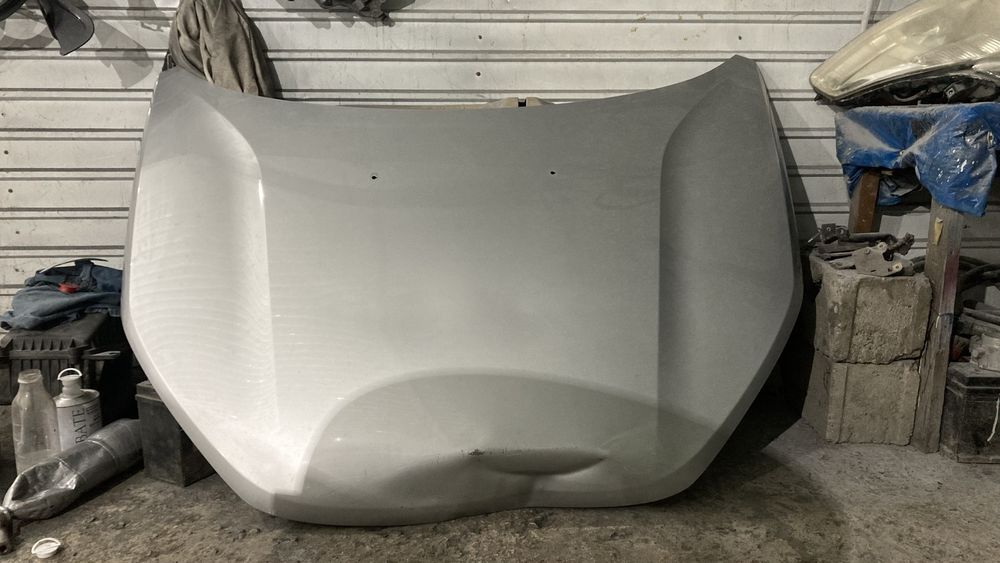 Капот весты продам