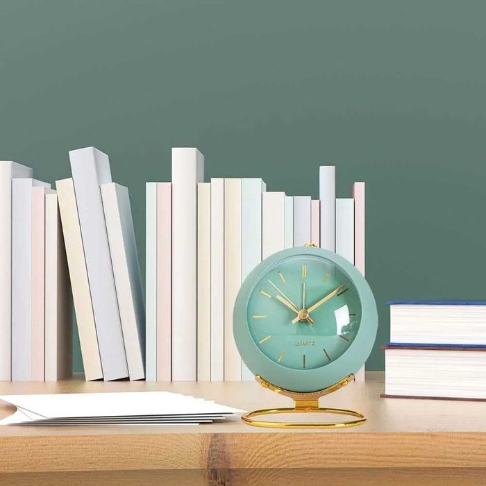 Ceas desteptator Luxury analogic, design clasic din metal, Verde/Auriu