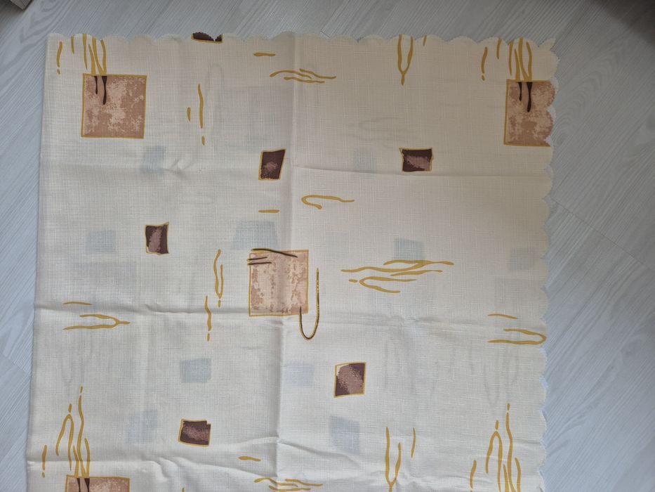 Fata de masa crem 135×155