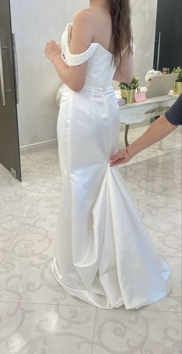 Булчинска рокля