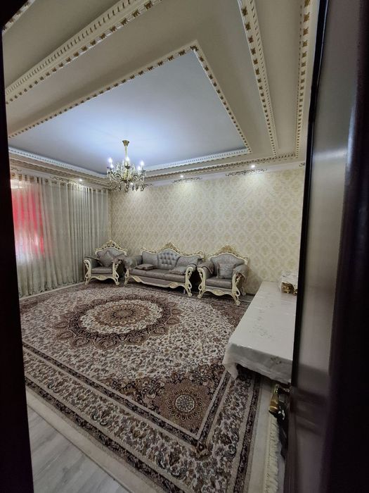 Масло завод квартира 75000$ есть торг 110 кв+30 кв подвал.