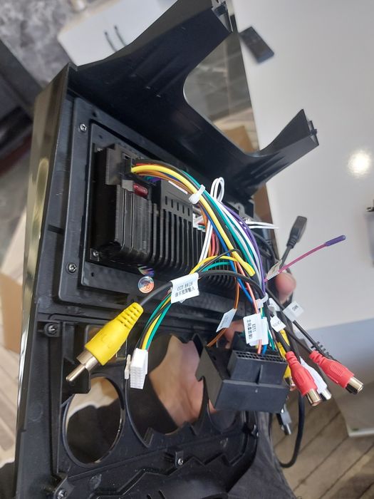 Мултимедия андроид за пежо 3008 4гб рам 64гб ром 8 ядрен