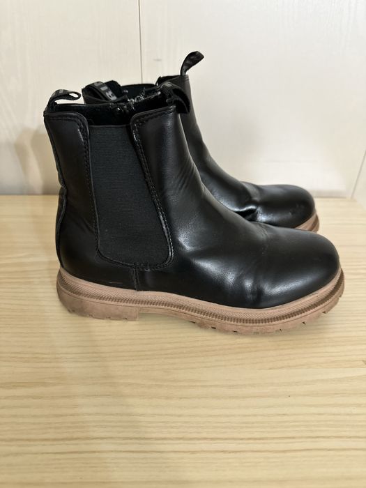 Продам полуботинки детские