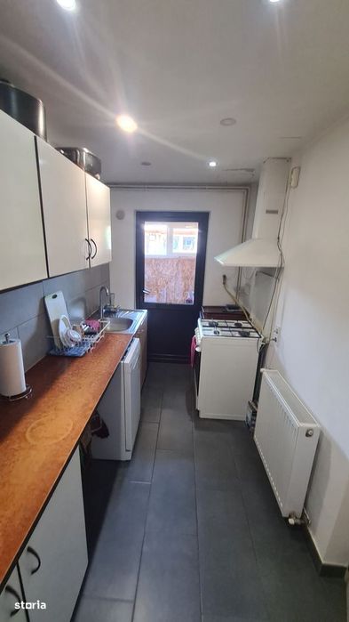 Casă de vânzare în comuna Albeștii de Argeș, județ Argeș.