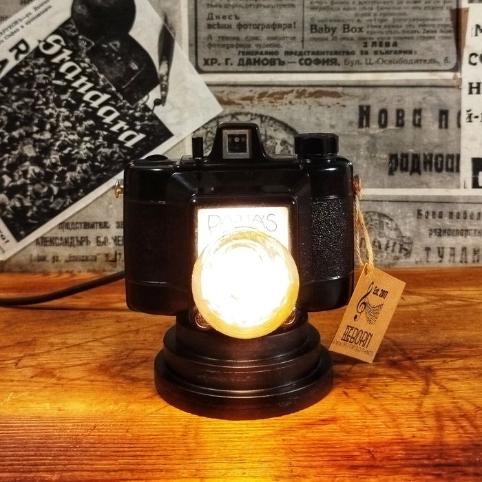 Уникални лампи от ретро фотоапарати – ръчна изработка.