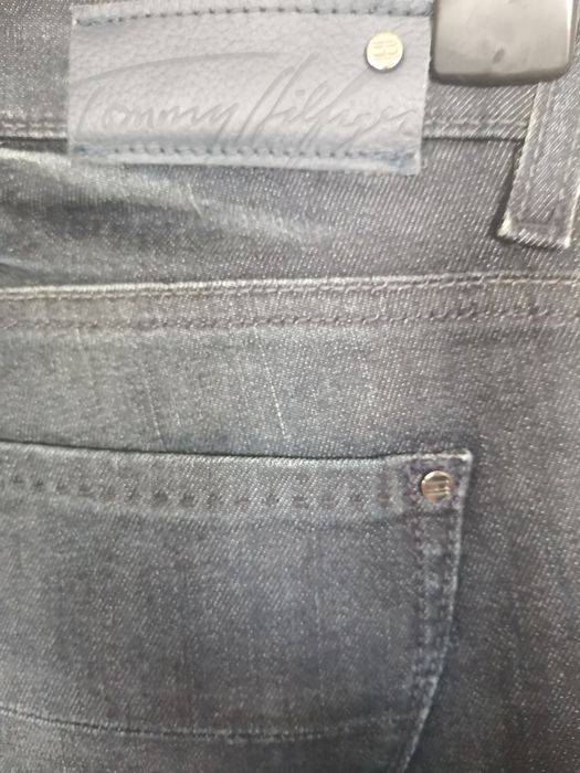Blugi Tommy Hilfiger noi