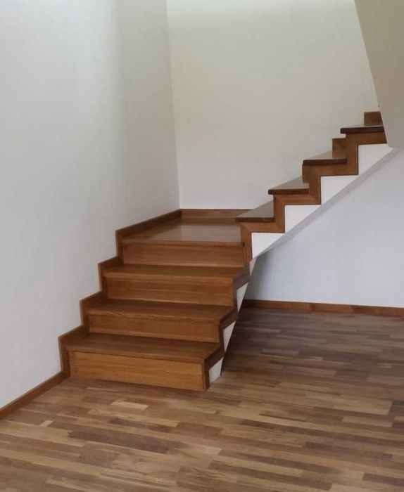 Producator Mobila, Usi, Scari din Lemn Masiv. Bucatarie