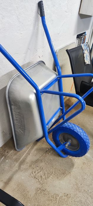 Продам тачку строительную