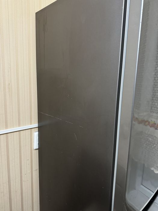 Холодильник Samsung