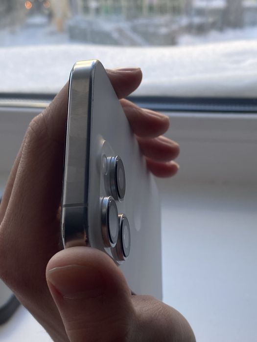 Продам IPhone 16 pro 128 gb