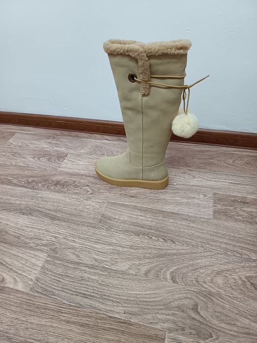 Продам  женские сапоги