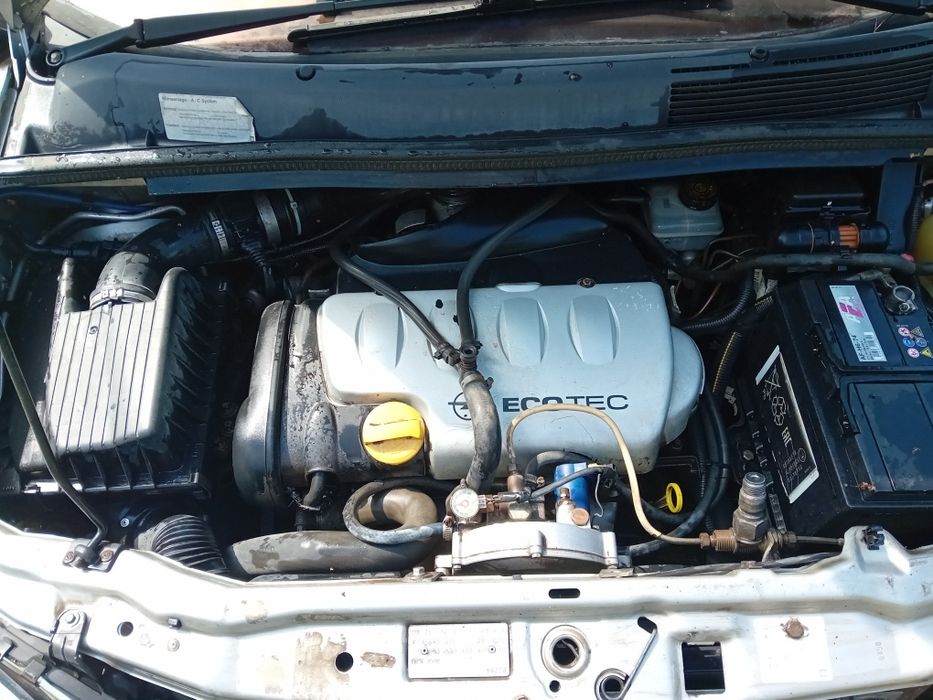 Продавам на части Зафира 1.8 16в 114кс.или Цялата Метанова уредба