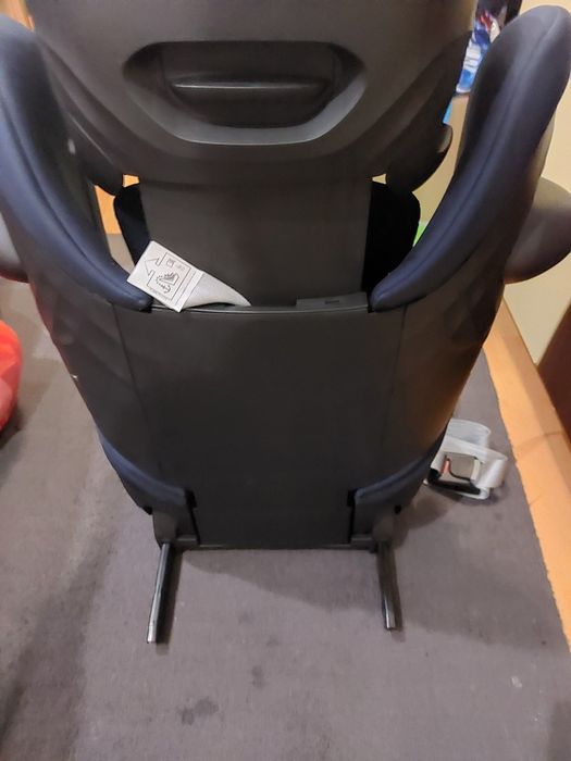 Vând scaun de mașină  pentru copii Cybex