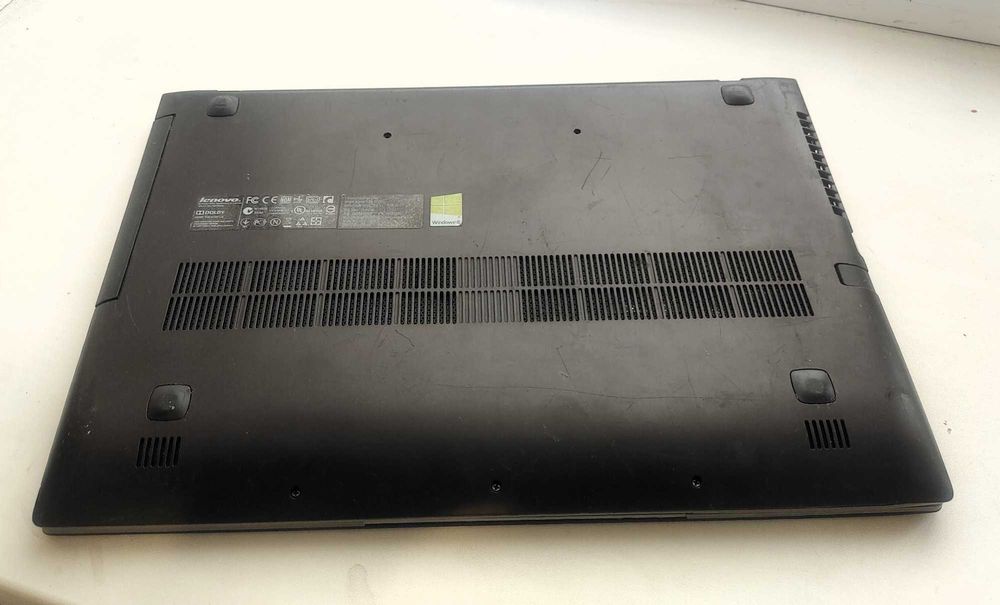 Lenovo IdeadPad Z500 Core i3, 8ГБ, зарядка, мышка и сумка.