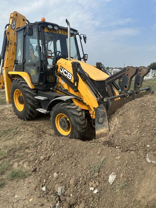 Inchiriez Buldoexcavator,Miniexcavator