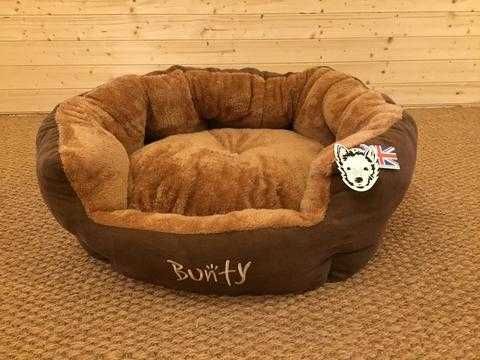 Кучешко луксозно легло с овална форма и бродирано лого Bunty