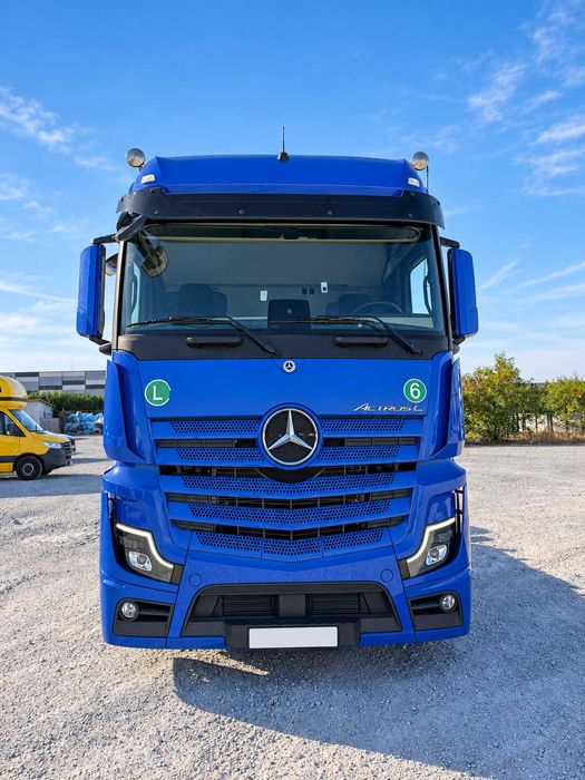 Mercedes-Benz Actros L 1845, autotractor Mega 4x2, prima înmatriculare 11/2022.