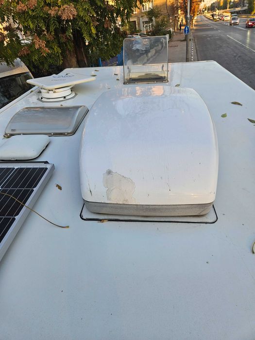 Продавам таванен климатик дометик