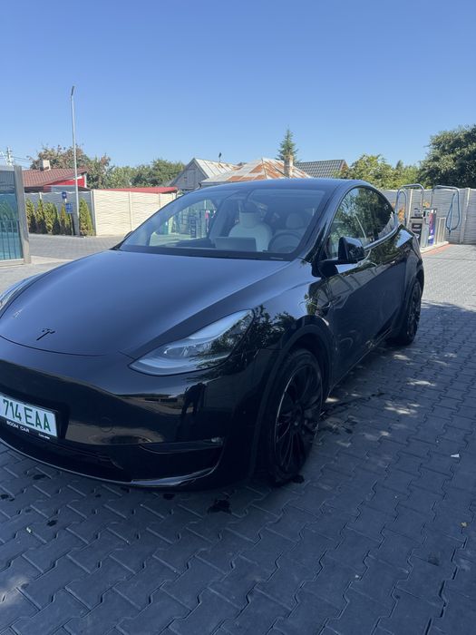 TESLA Model Y 2024 — imagine 2