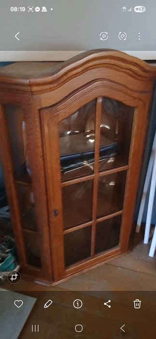 Vitrine de perete din lemn masiv