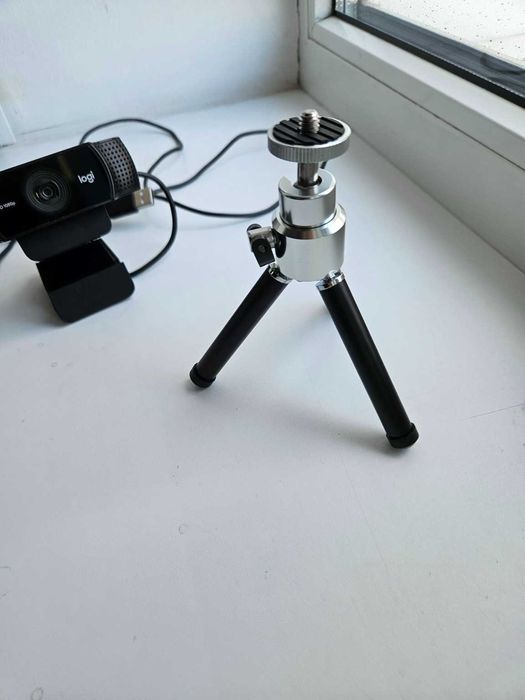 Logitech C922 Pro HD (оригинал) + штатив 1080p