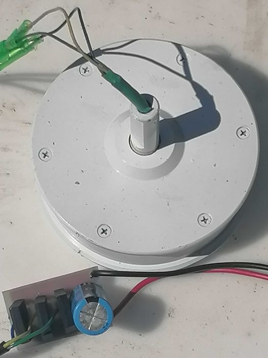 Kit generator 750w eoliana hidro cu punte si controler