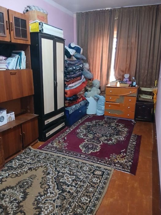 Продаётся 4 ком 8 микрорайон