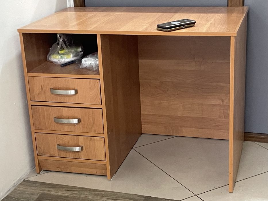 Продам Стол офисный