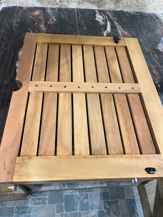 Masa exterior de vânzare