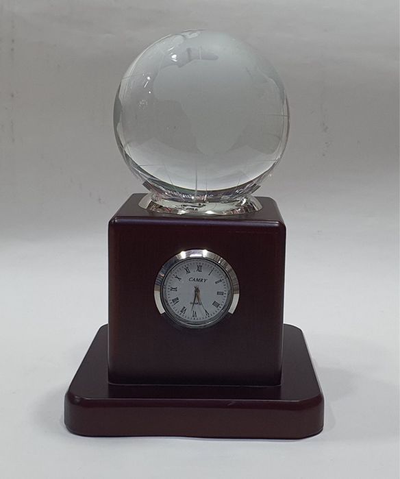 Настольный хрустальный глобус с часами на деревянной подставке