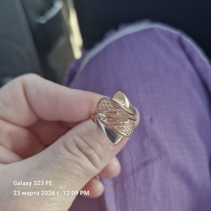 Продам золотое кольцо.