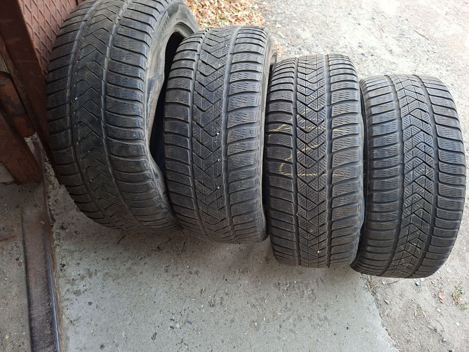 Продам шины. 235/45/18 пирелли