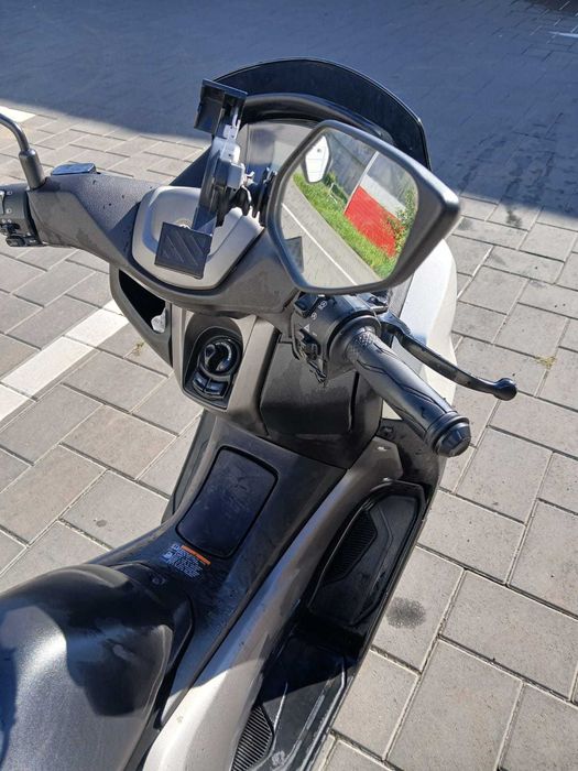 Scuter Yamaha Nmax 155 an 2024 + piese la ofertă