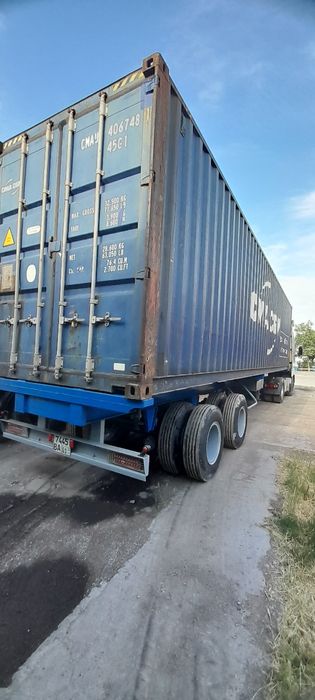 Контейнеровозы продаются