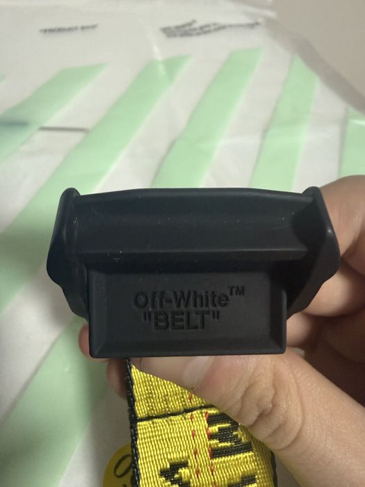 Curea off white