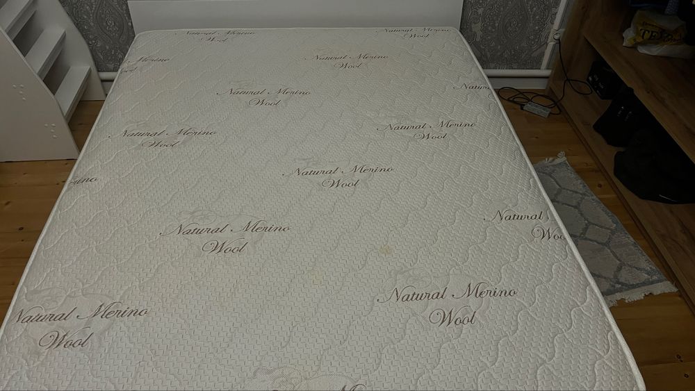 Двухспальный кровать