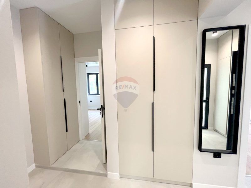 Продава се Четиристаен апартамент в Варна, Нептун - 102 кв.м за 2500 €/кв.м - Снимка #10