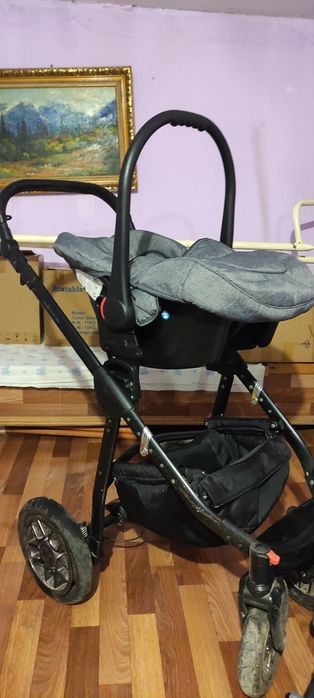 Коляска три в одном