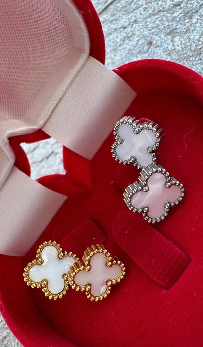 Обеци по модел на VAN CLEEF в златисто и сребристо