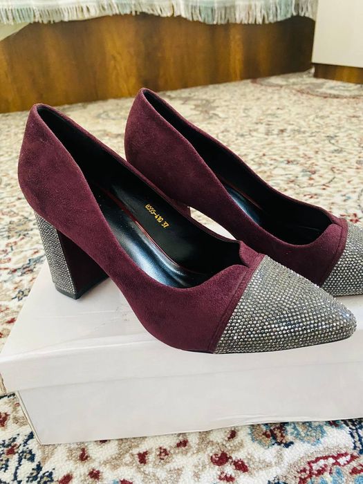 Tufli judayam chiroyli svarovski toshli sastayana zornarxi kelishiladi