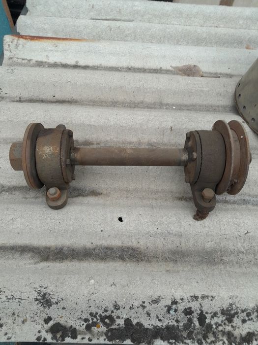 Вал на циркулярную пилу