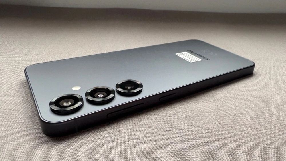 Vând schimb Samsung S25 5G, 256 GB, 12 GB RAM, 100% baterie, impecabil